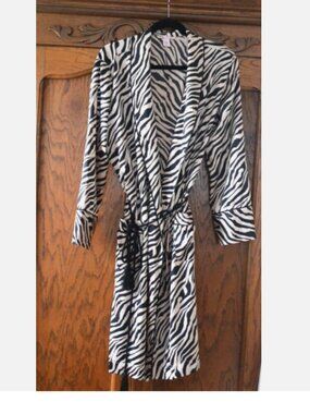 Victoria's Secret Tiger Animal Silky Satin Black Tan/Champagne Belted Robe LARGE